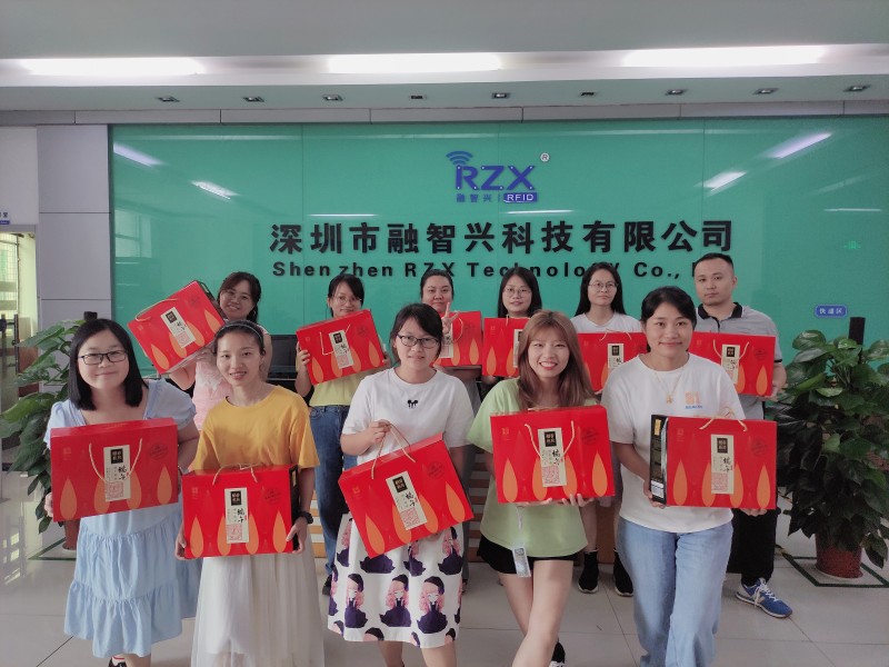 六月端午“粽”情來｜融智興科技2021年端午節(jié)粽子禮盒發(fā)放啦！